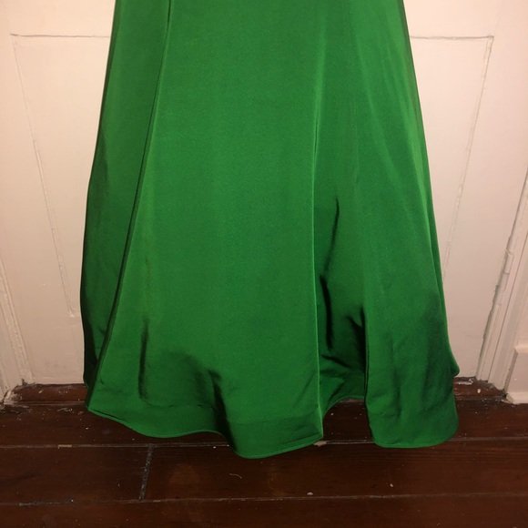 Green Tony Bowls Gown - Size 6 - Profess. Cleaned - Picture 8 of 8